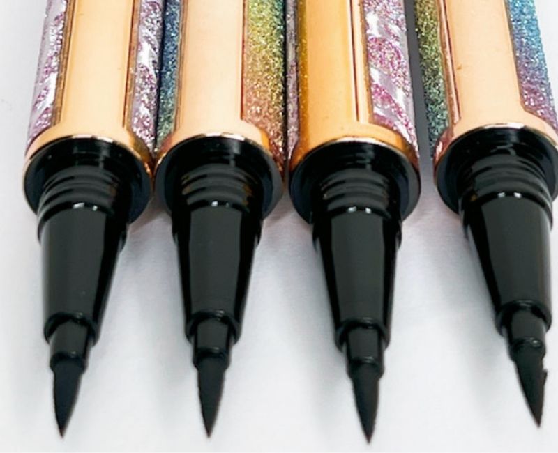 EYELINER GLUE